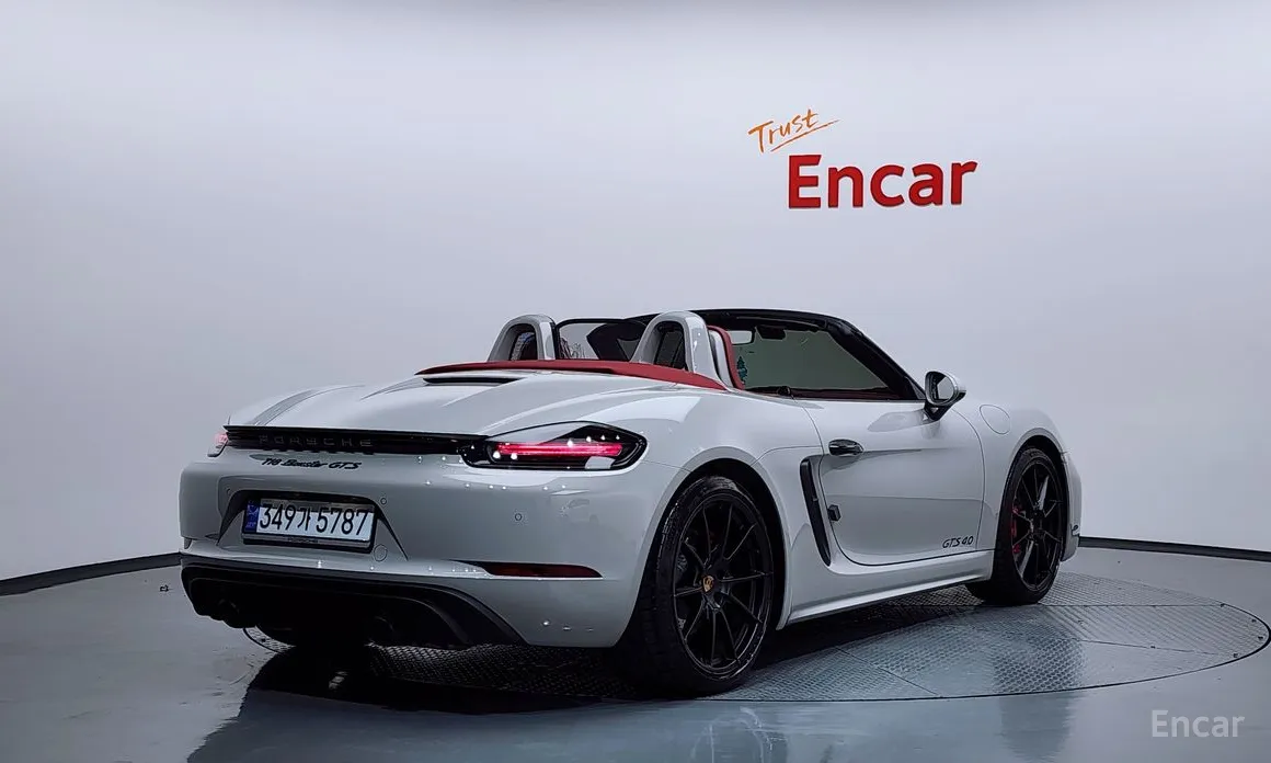 Фото 2 - Porsche 718