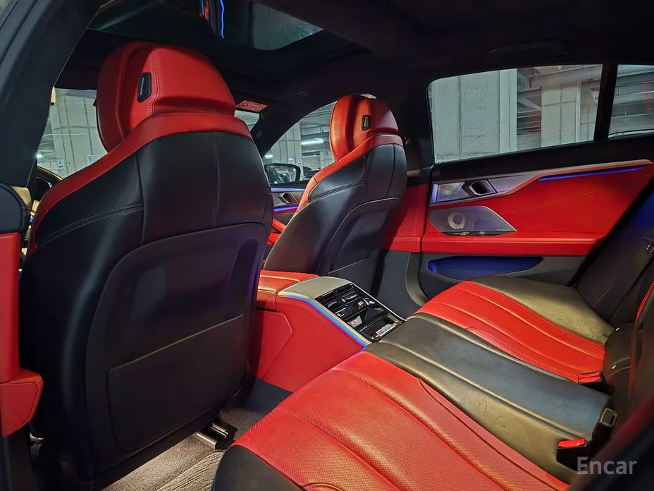 Фото 14 - BMW 8 Series