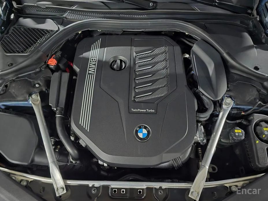 Фото 6 - BMW 8 Series