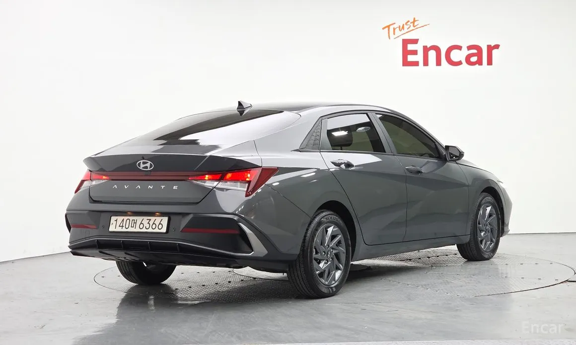 Фото 2 - Hyundai Avante