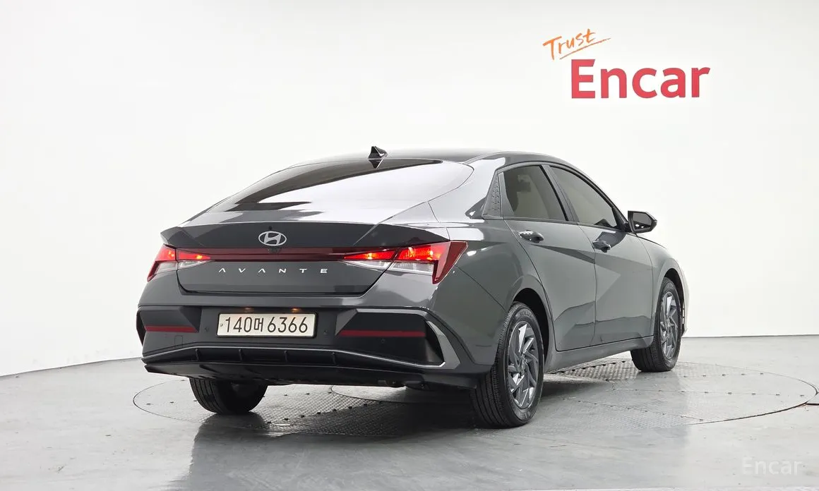 Фото 3 - Hyundai Avante