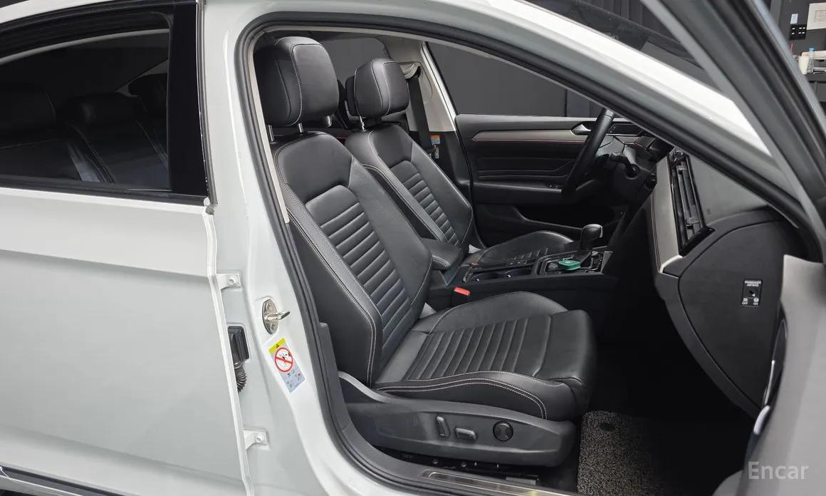 Фото 12 - Volkswagen Passat