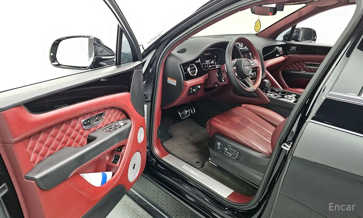 Фото 10 - Bentley Bentayga