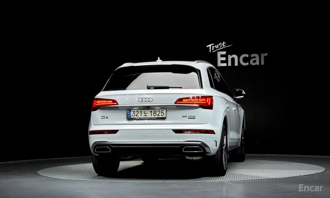 Фото 4 - Audi Q5