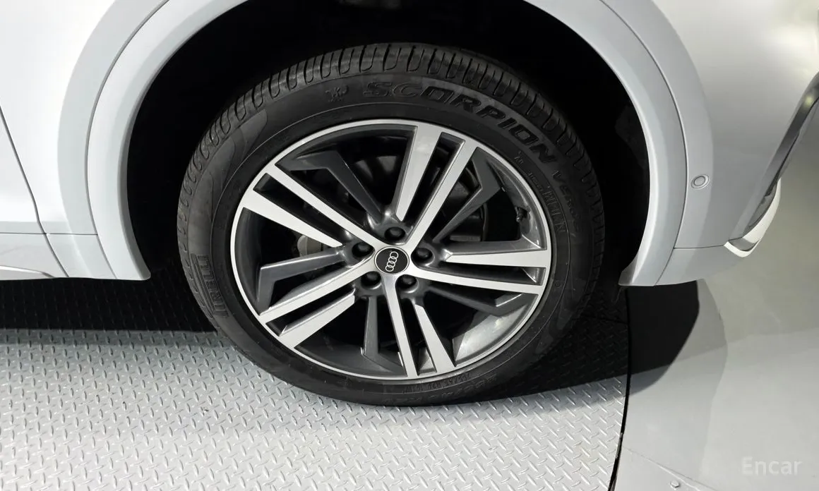 Фото 5 - Audi Q5