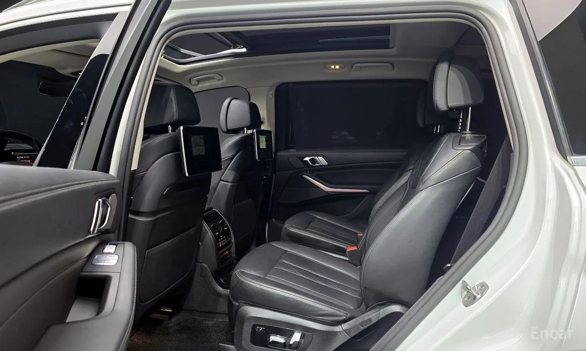 Фото 12 - BMW X7