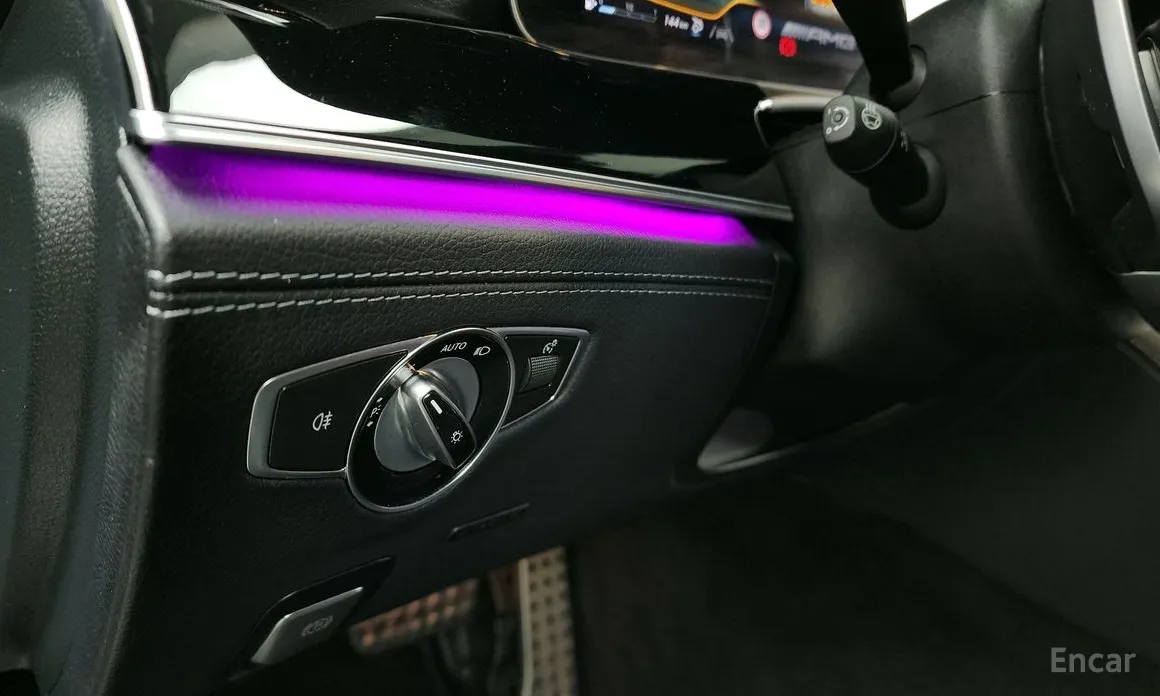 Фото 16 - Mercedes-Benz AMG GT