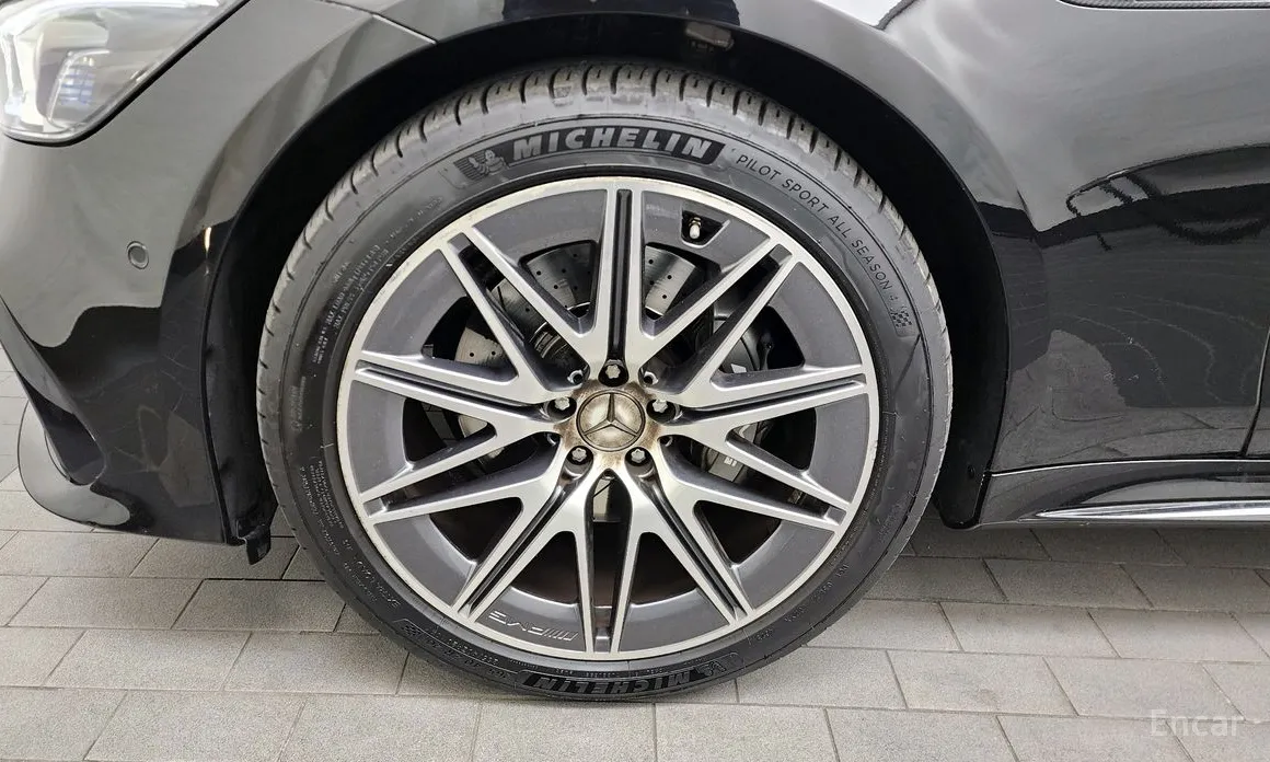 Фото 5 - Mercedes-Benz AMG GT