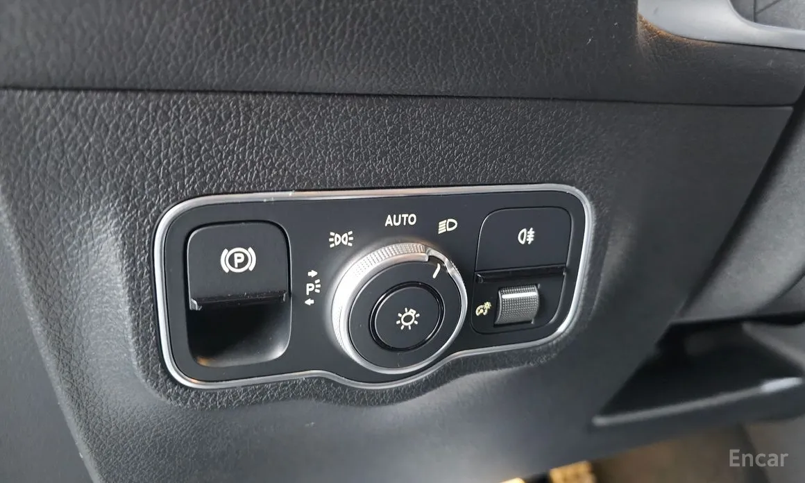 Фото 18 - Mercedes-Benz EQB