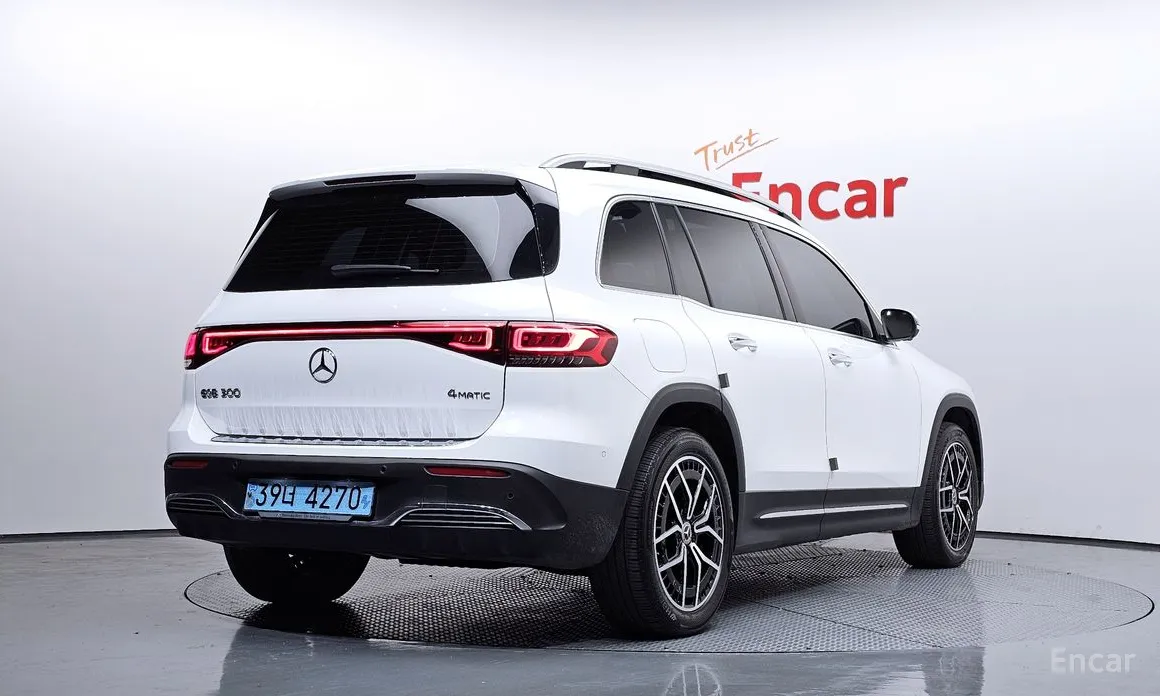 Фото 2 - Mercedes-Benz EQB