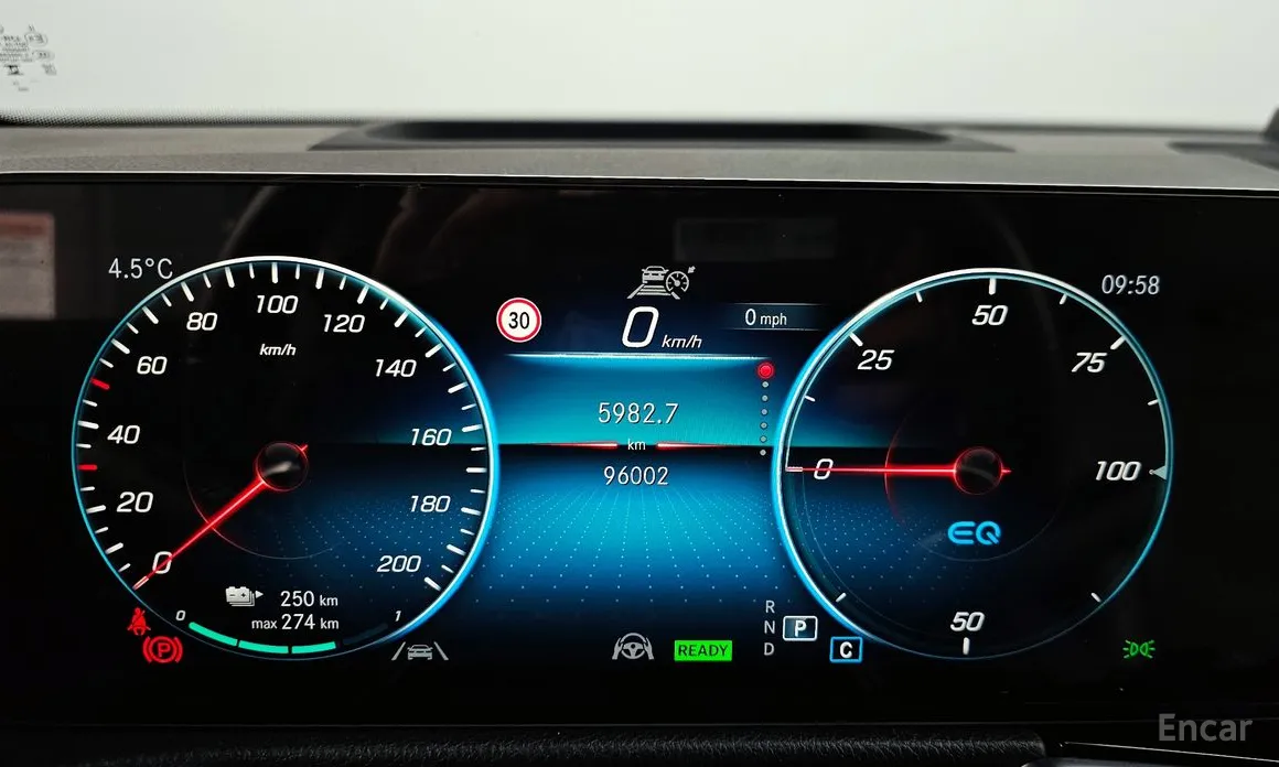 Фото 8 - Mercedes-Benz EQB