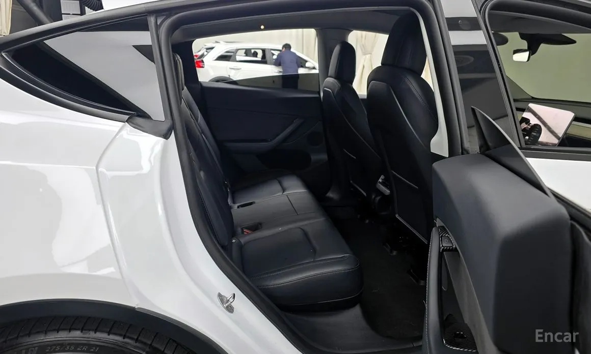 Фото 12 - Tesla Model Y