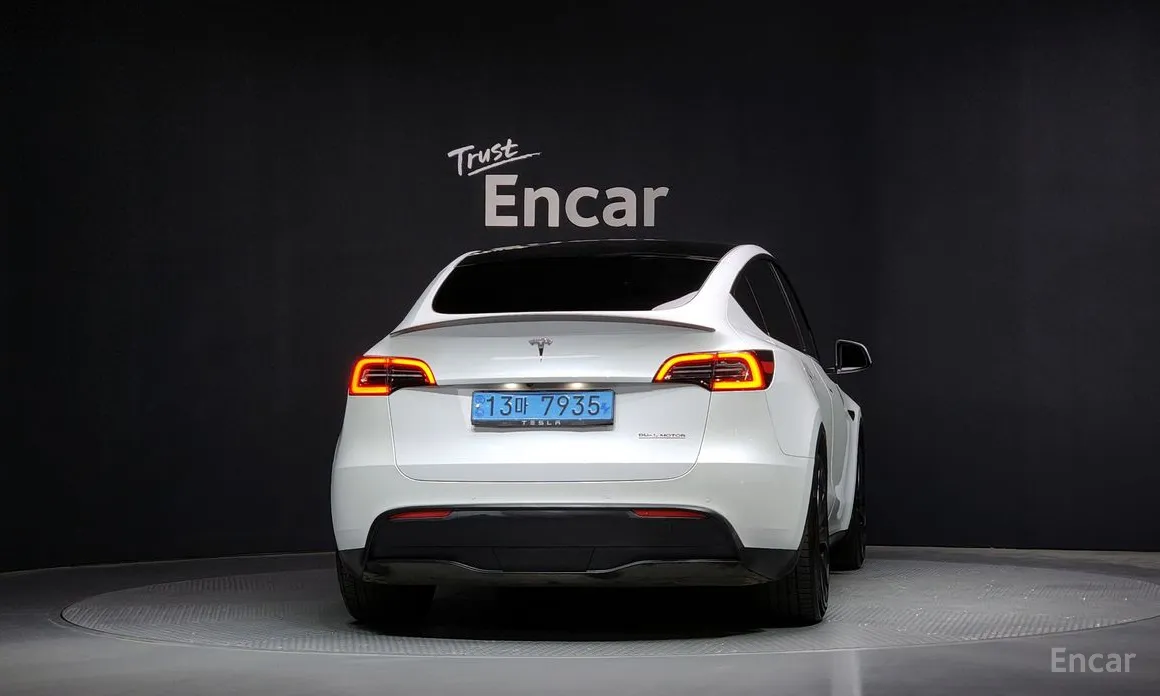 Фото 4 - Tesla Model Y