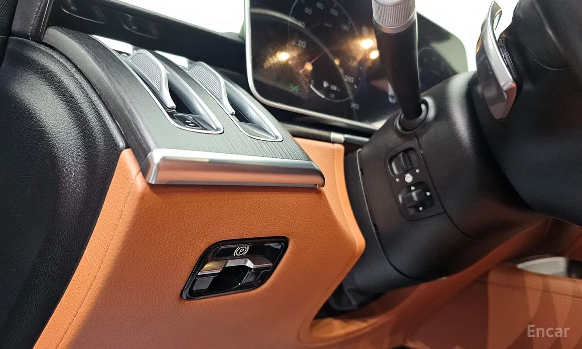 Фото 13 - Mercedes-Benz S-Class