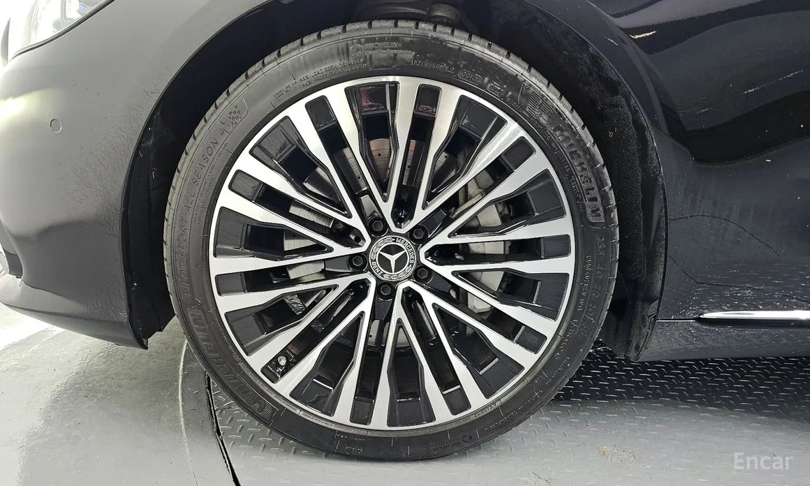 Фото 5 - Mercedes-Benz S-Class