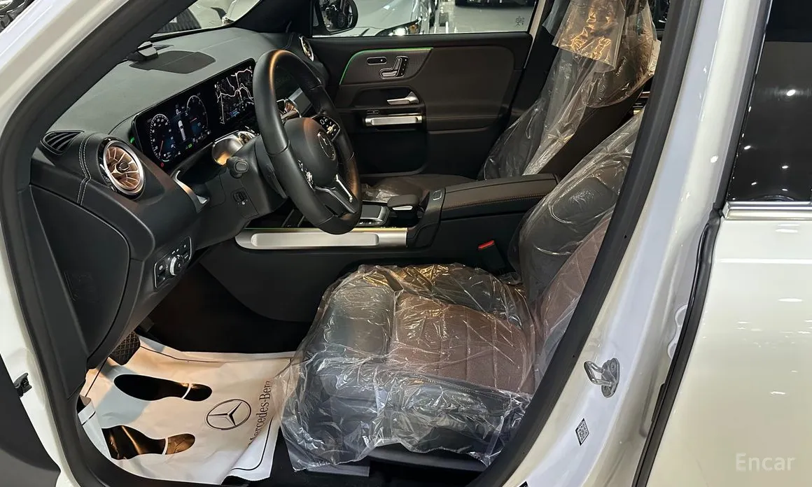 Фото 10 - Mercedes-Benz EQB