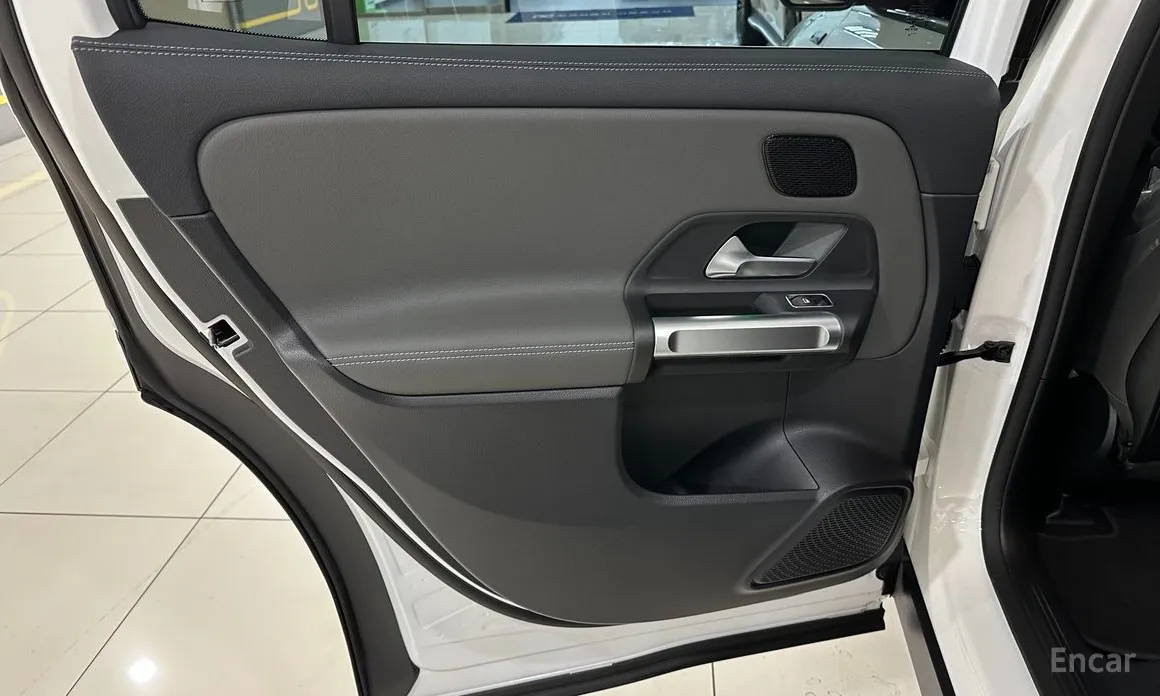 Фото 13 - Mercedes-Benz EQB