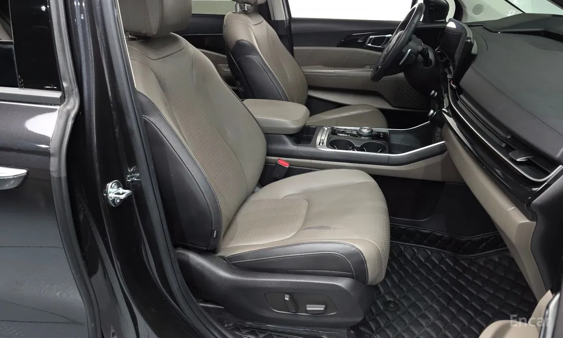 Фото 10 - Kia Carnival