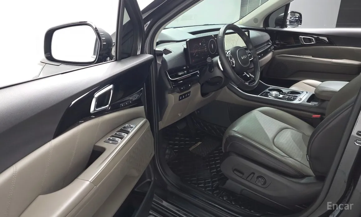 Фото 12 - Kia Carnival