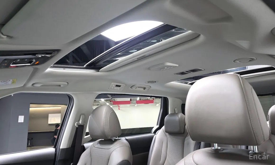 Фото 18 - Kia Carnival