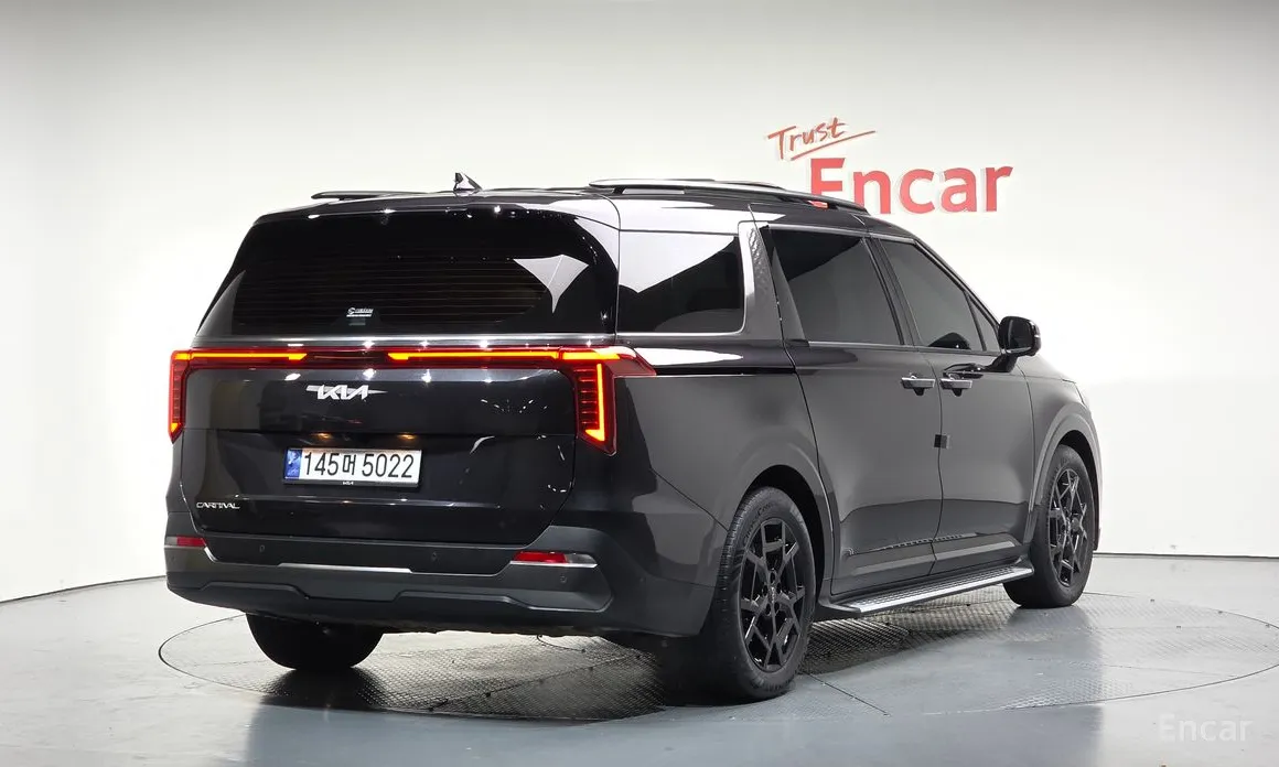 Фото 2 - Kia Carnival