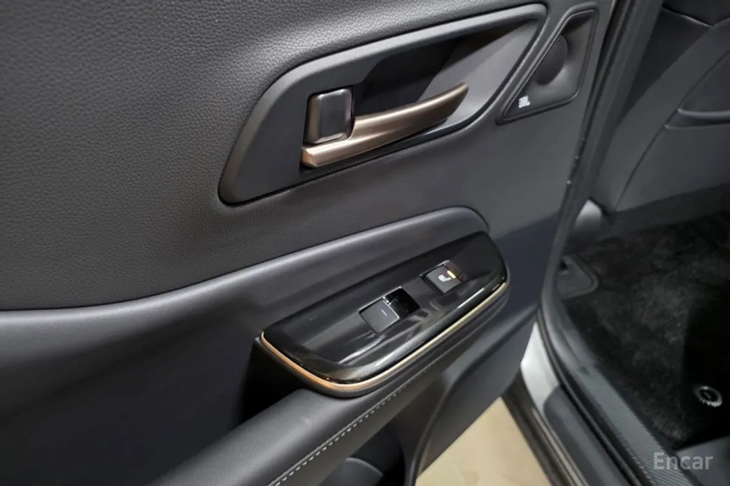 Фото 6 - Toyota Crown