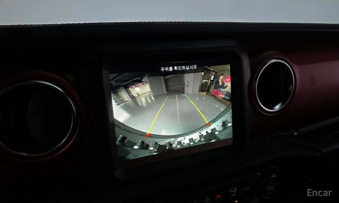 Фото 16 - Jeep Wrangler