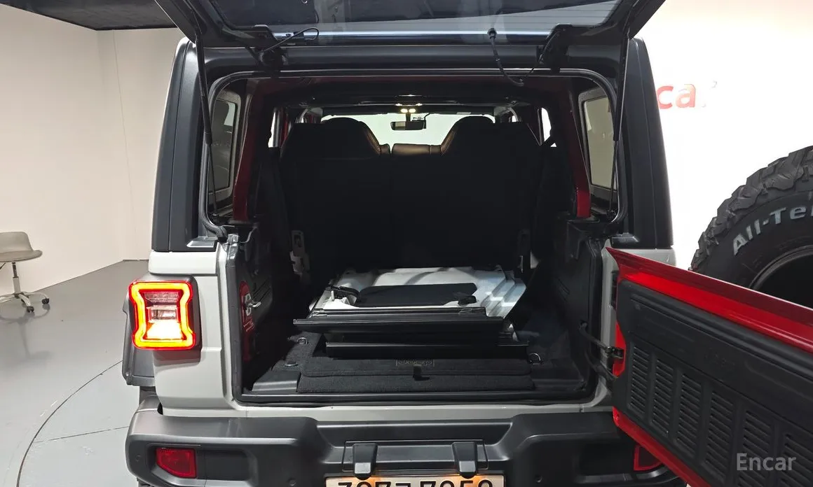 Фото 20 - Jeep Wrangler