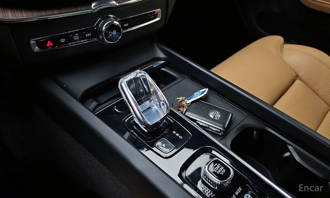 Фото 9 - Volvo XC60