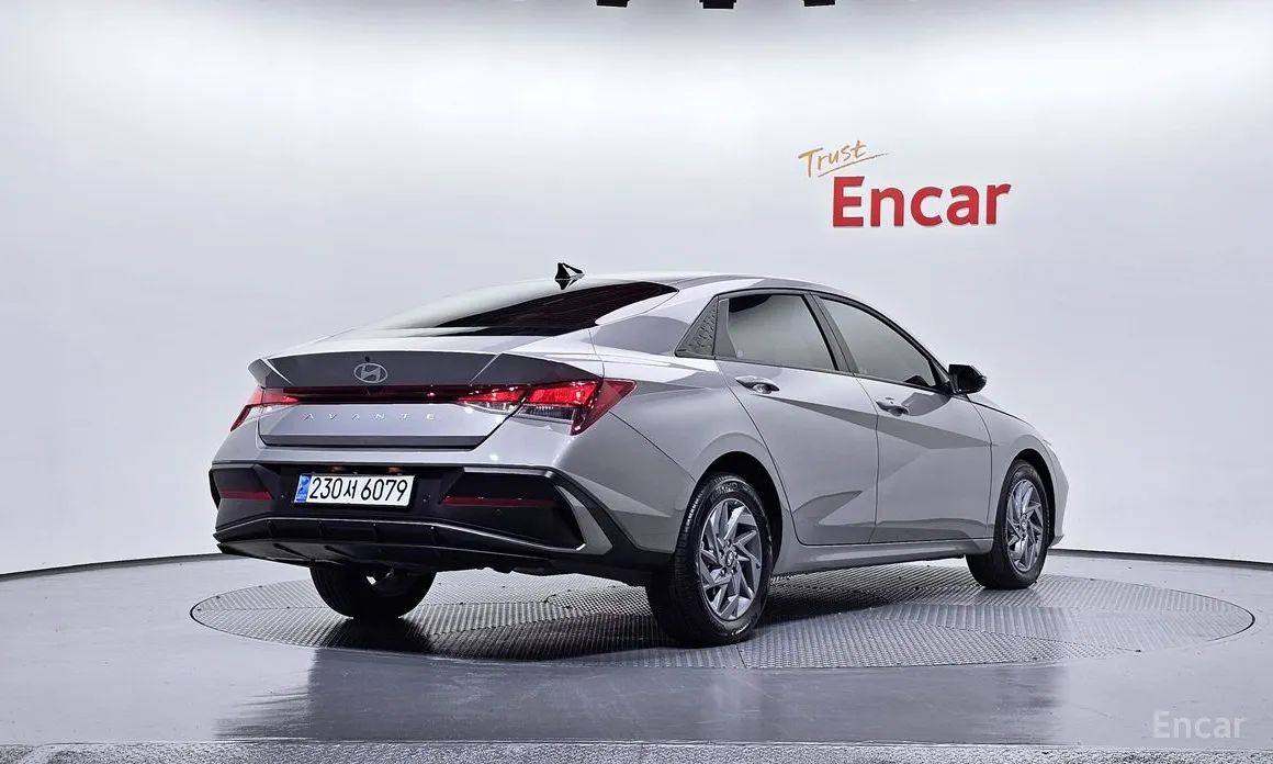 Фото 2 - Hyundai Avante