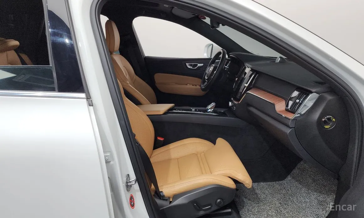 Фото 11 - Volvo XC60