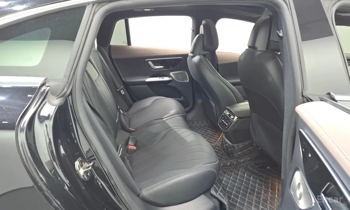 Фото 12 - Mercedes-Benz EQE