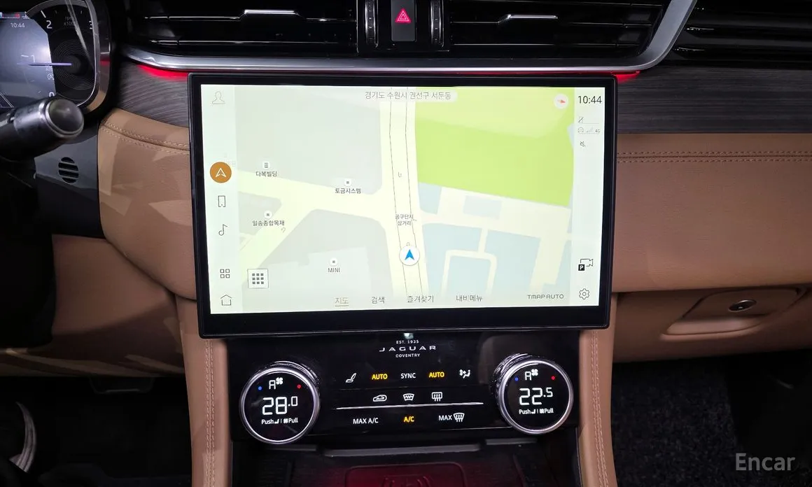 Фото 14 - Jaguar F-Pace