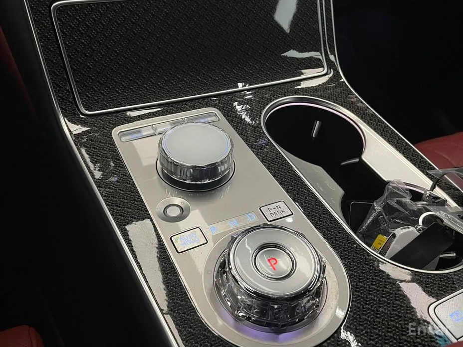 Фото 9 - Genesis GV80