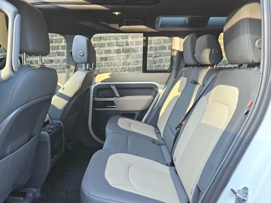 Фото 11 - Land Rover Defender