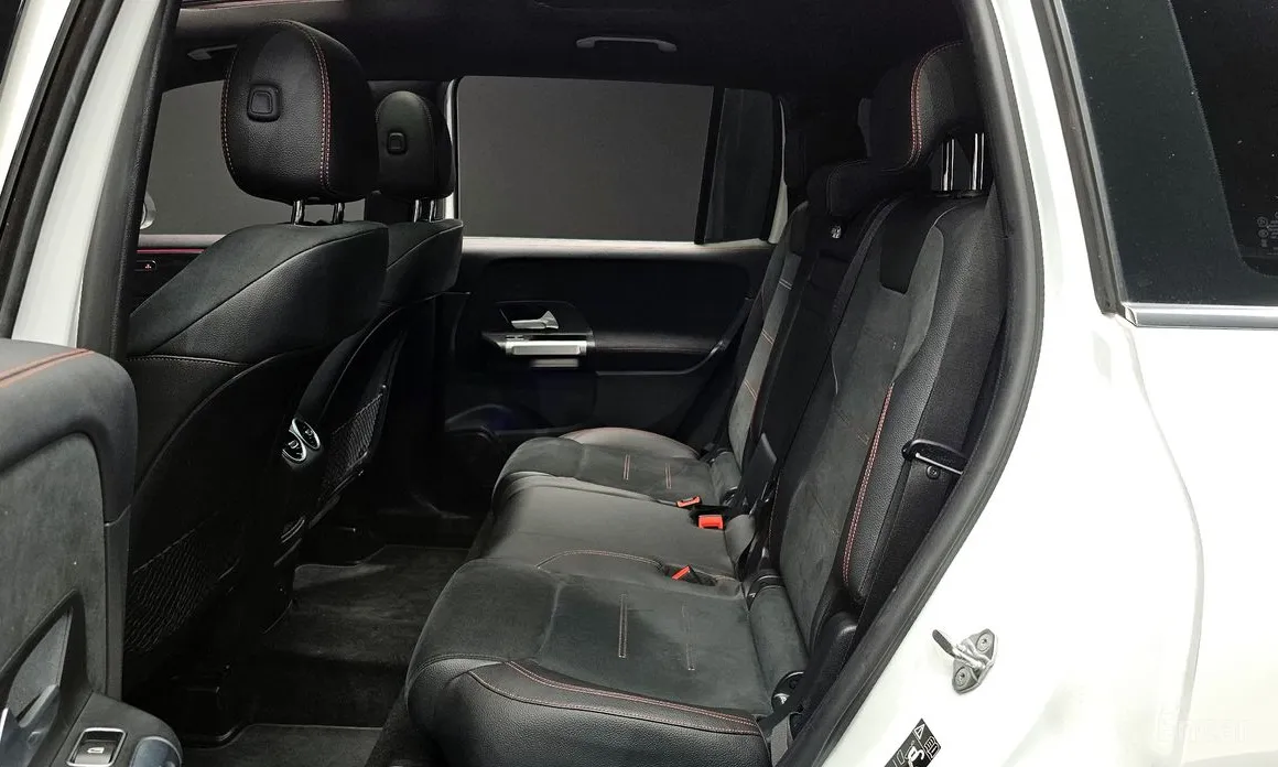 Фото 12 - Mercedes-Benz GLB-Class