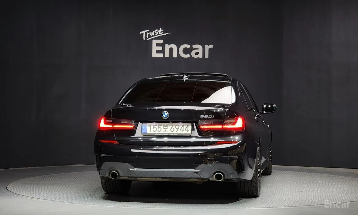 Photo 4 - BMW 3 Series