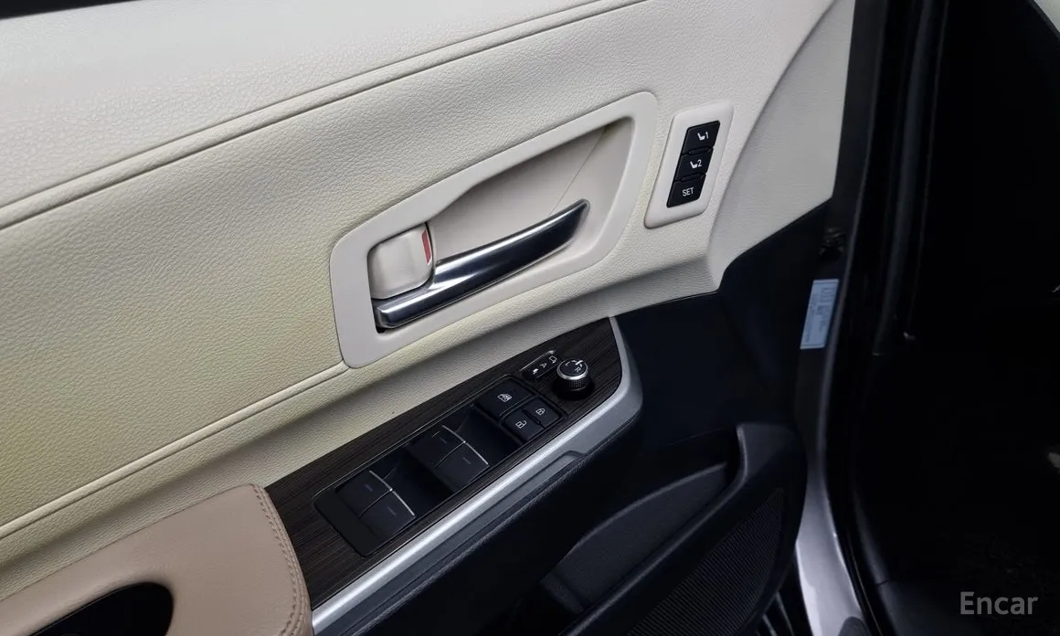 Фото 17 - Toyota Sienna