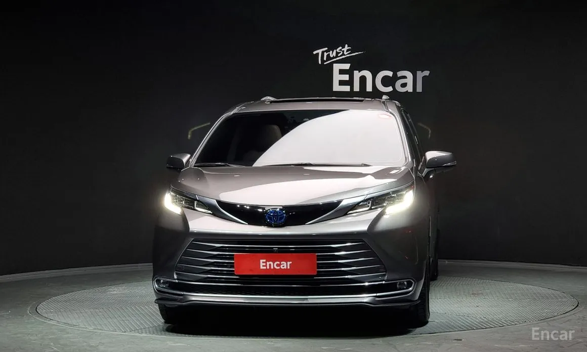 Фото 3 - Toyota Sienna