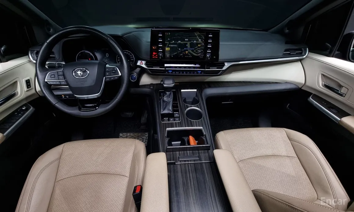 Фото 7 - Toyota Sienna