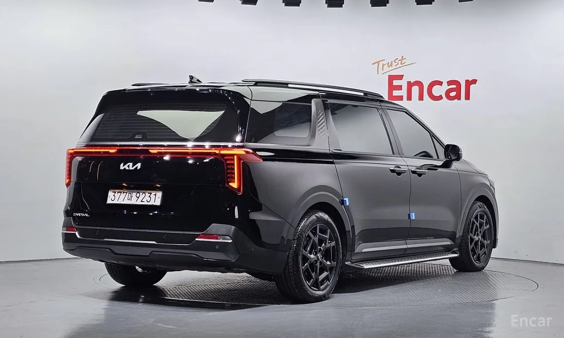 Фото 2 - Kia Carnival