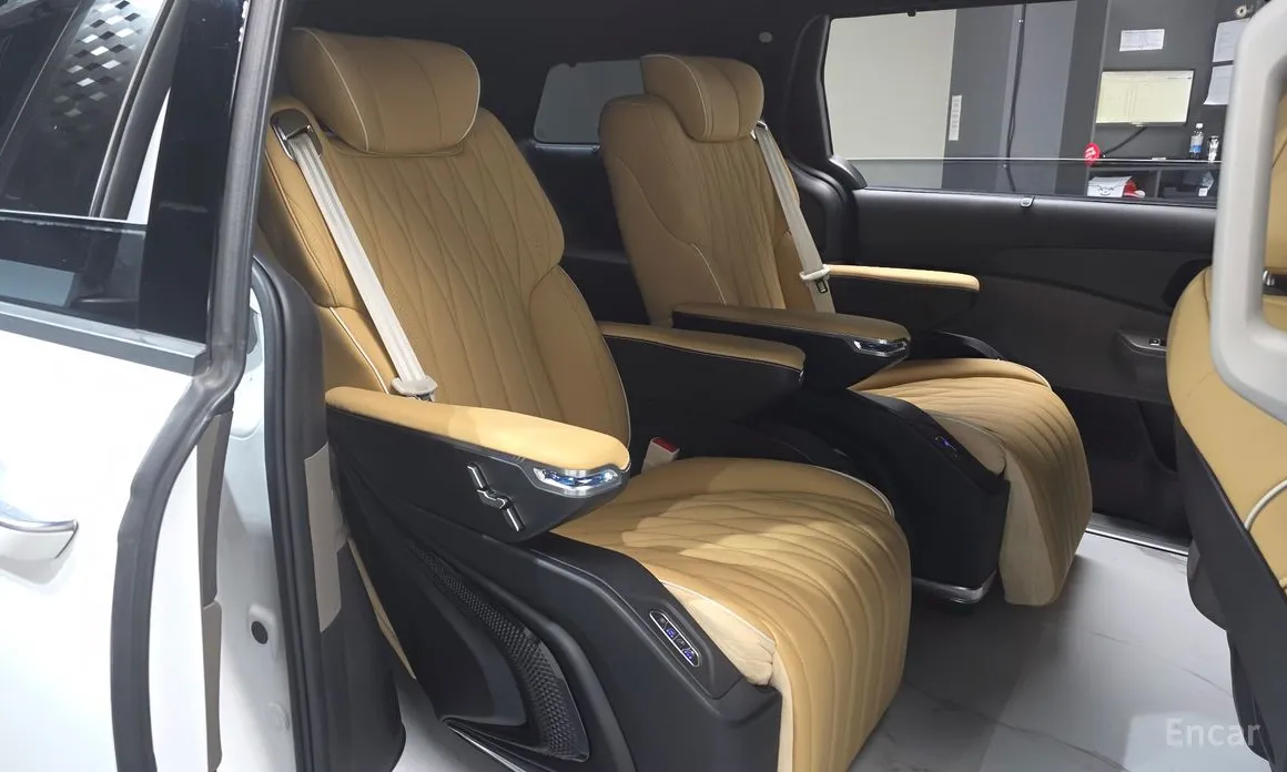 Фото 12 - Kia Carnival