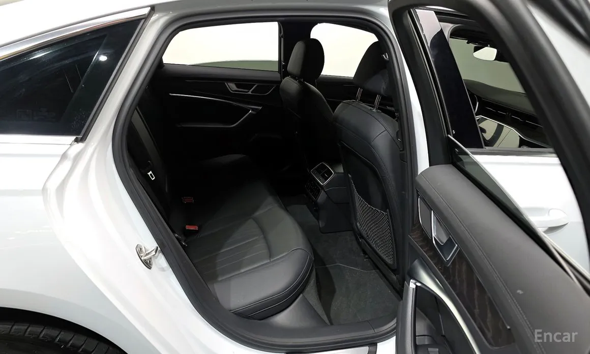 Фото 12 - Audi A6