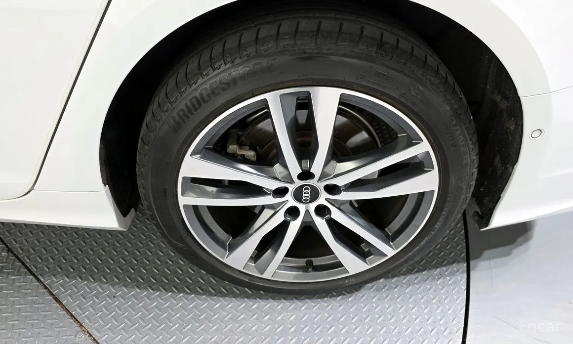 Фото 5 - Audi A6