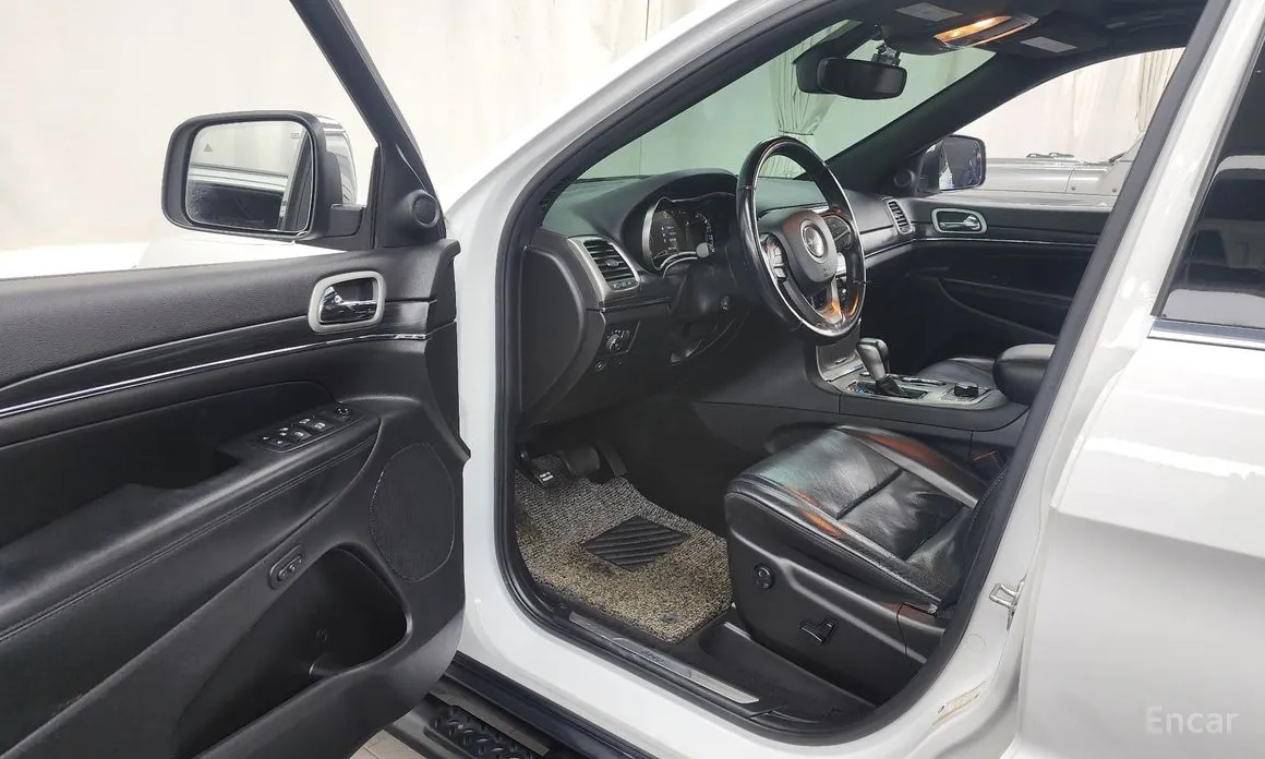 Фото 10 - Jeep Cherokee