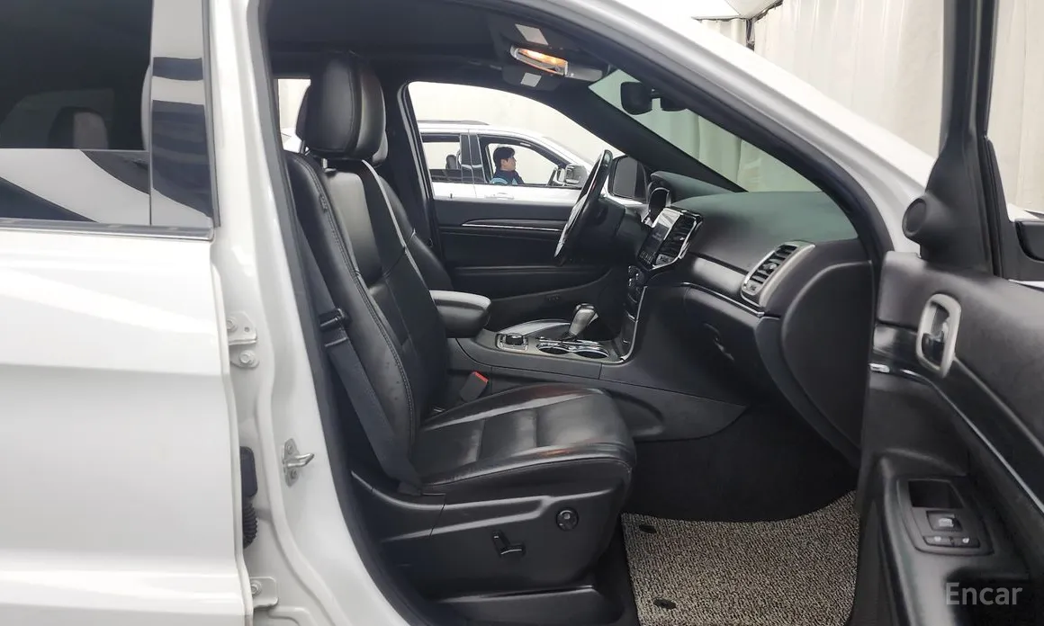 Фото 11 - Jeep Cherokee