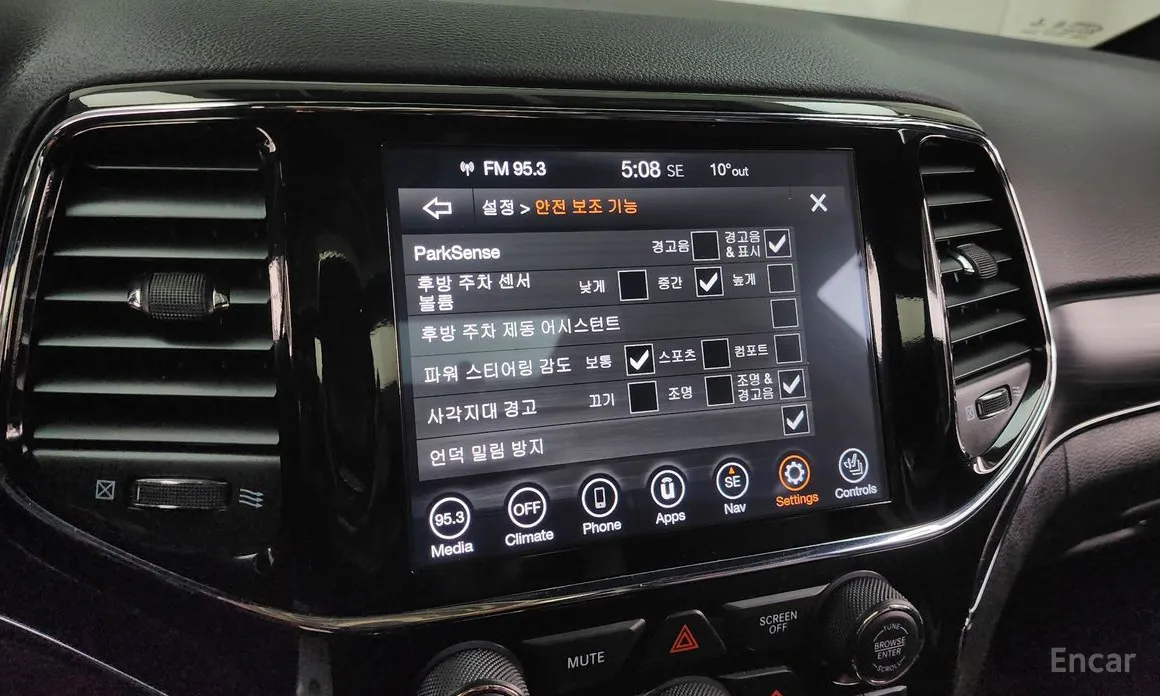 Фото 16 - Jeep Cherokee