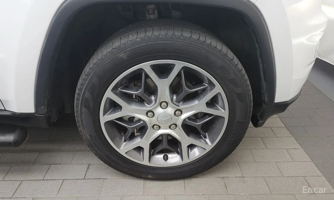 Фото 5 - Jeep Cherokee