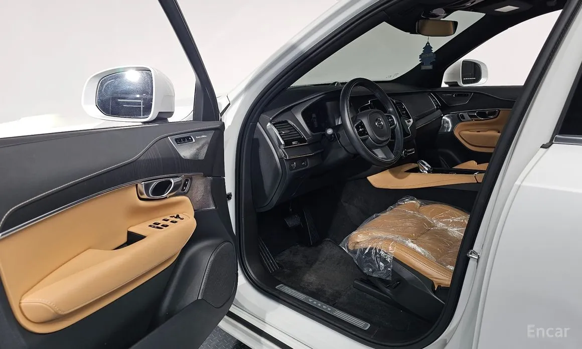 Фото 10 - Volvo XC90
