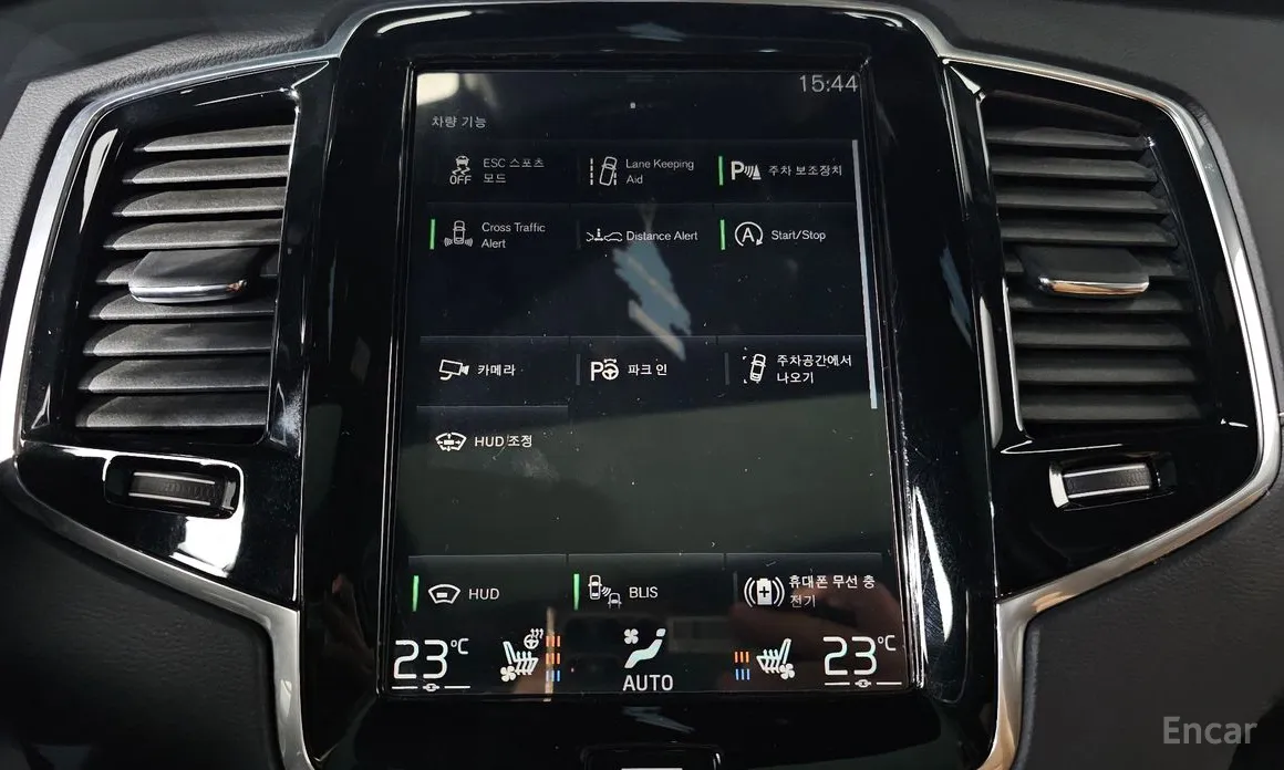 Фото 16 - Volvo XC90